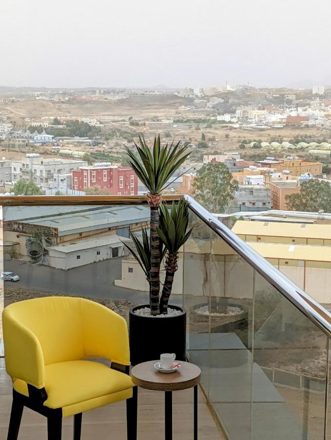 Citadines Abhaアパートホテル エクステリア 写真 Yucca gloriosa