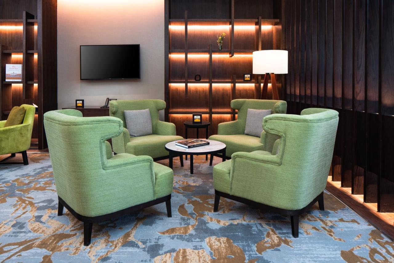 Citadines Abhaアパートホテル エクステリア 写真 The lounge at the airport