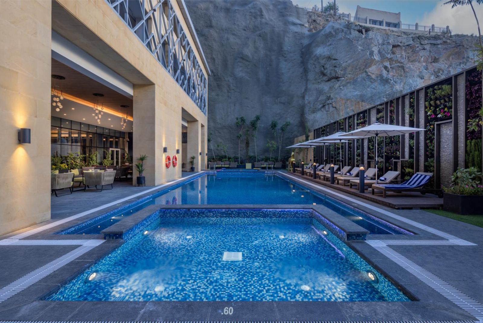 Citadines Abhaアパートホテル エクステリア 写真 Pool at the hotel